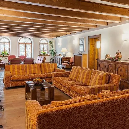 Royal Cortina 3* كورتينا دامبيتزو