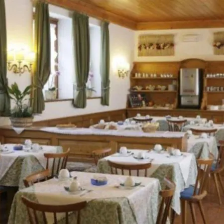 Royal Cortina 3*