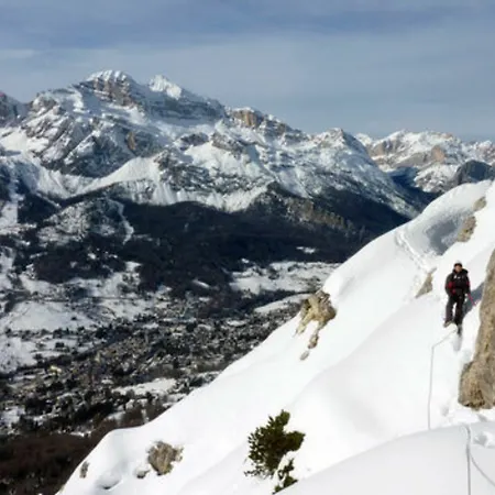 Royal Cortina 3* كورتينا دامبيتزو