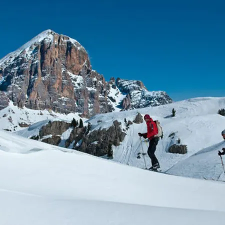 Royal Cortina 3* كورتينا دامبيتزو