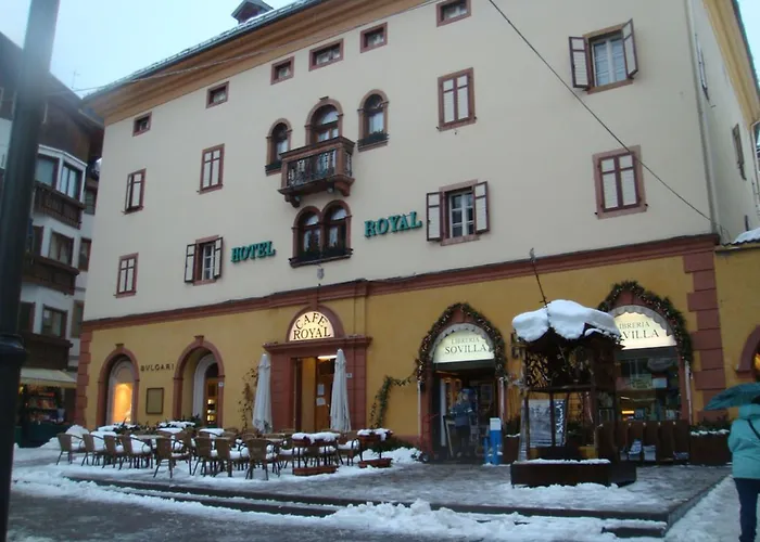 Royal Cortina Hotel