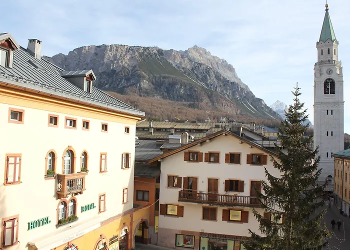Royal Cortina Hotel