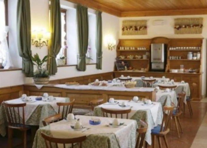 Royal Cortina 3*