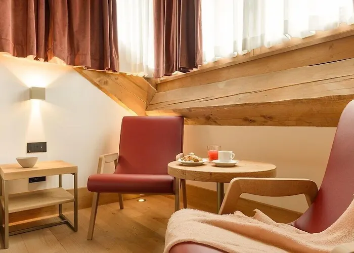 Royal Cortina Szálloda 3*