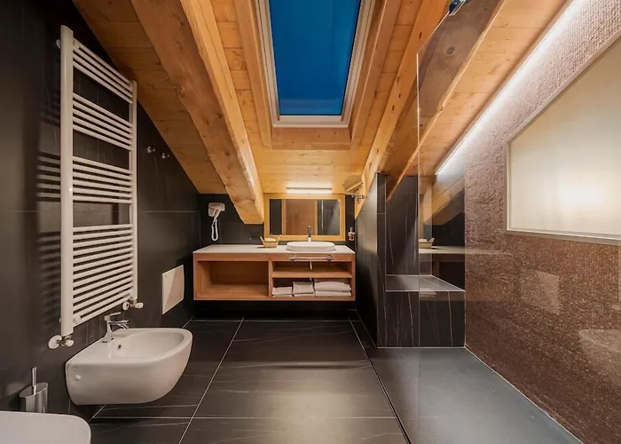 Royal Cortina Hotel 3*