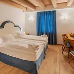 Royal Cortina 3*