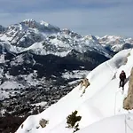 Royal Cortina Отель