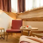 Royal Cortina Отель 3*