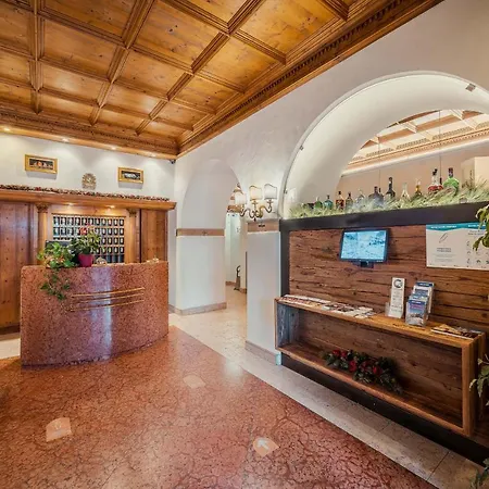 Royal Cortina Hotel
