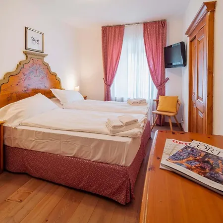 Royal Cortina Hotel
