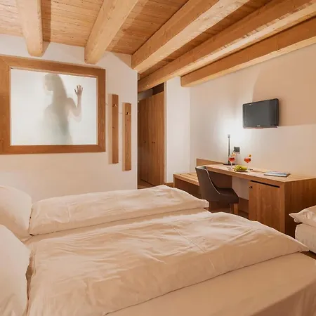 Hotel Royal Cortina 3*