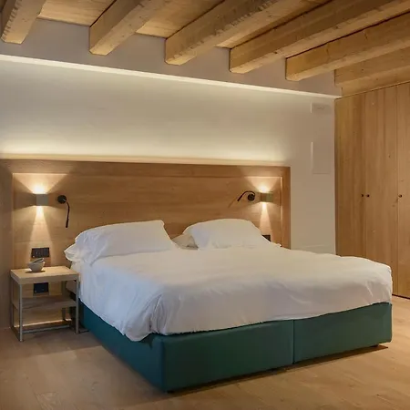 Royal Cortina Hotel 3*