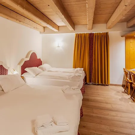 Hotel Royal Cortina 3*