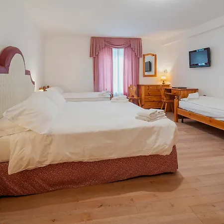 Royal Cortina Hotel