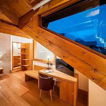 Royal Cortina Hotel