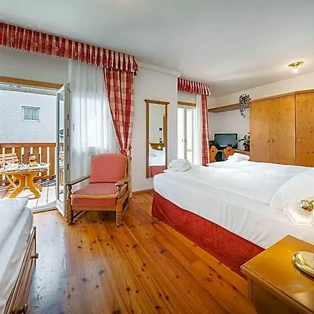Hotel Royal Cortina 3*