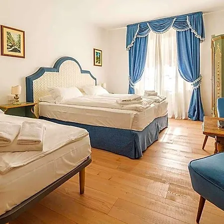 Royal Cortina Hotel 3*