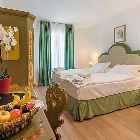Royal Cortina Hotel 3*