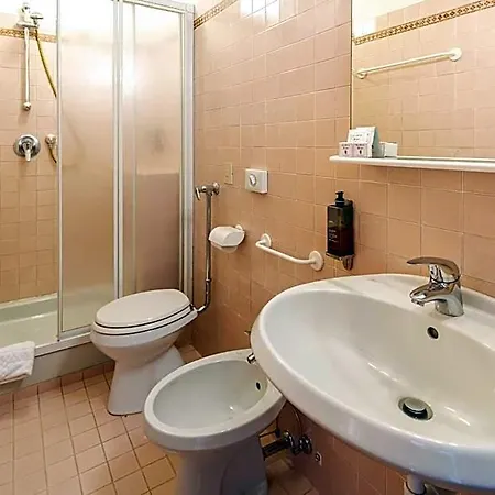 Royal Cortina Hotel 3*