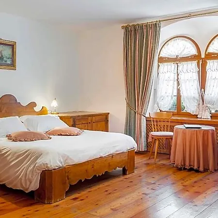 Royal Cortina Hotel