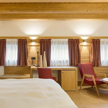 Hotel Royal Cortina 3*