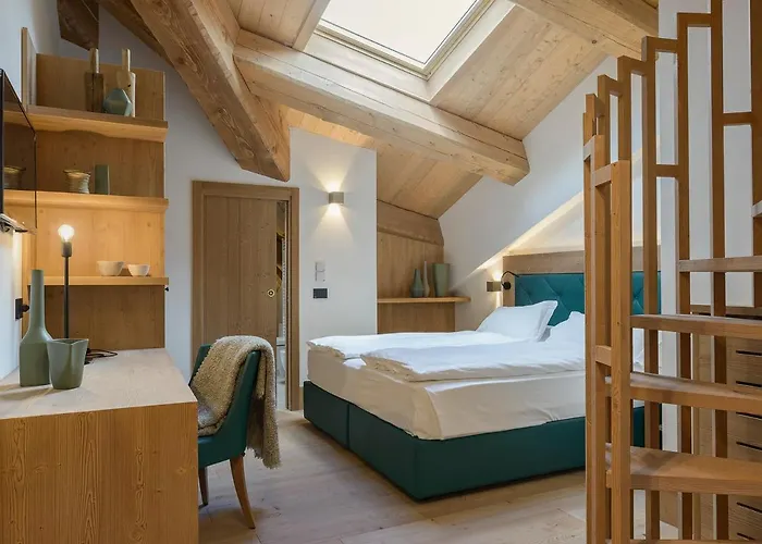 Royal Cortina Hotel 3*